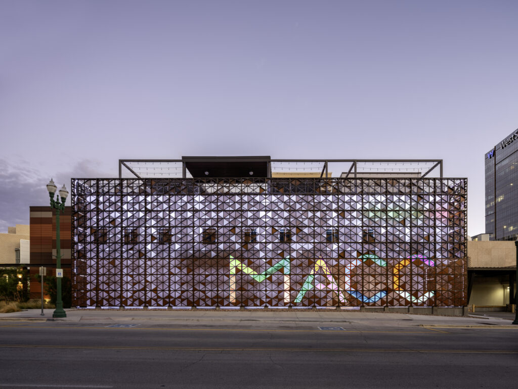 Mexican_American_Cultural_Center_03_photobyLeonidFurmansky-1024x768